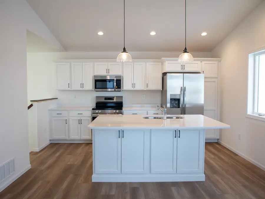 854 1 Avenue S, Horace, ND 58047 - #2