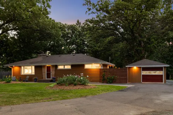 350 Arcwood Road, Mahtomedi, MN 55115