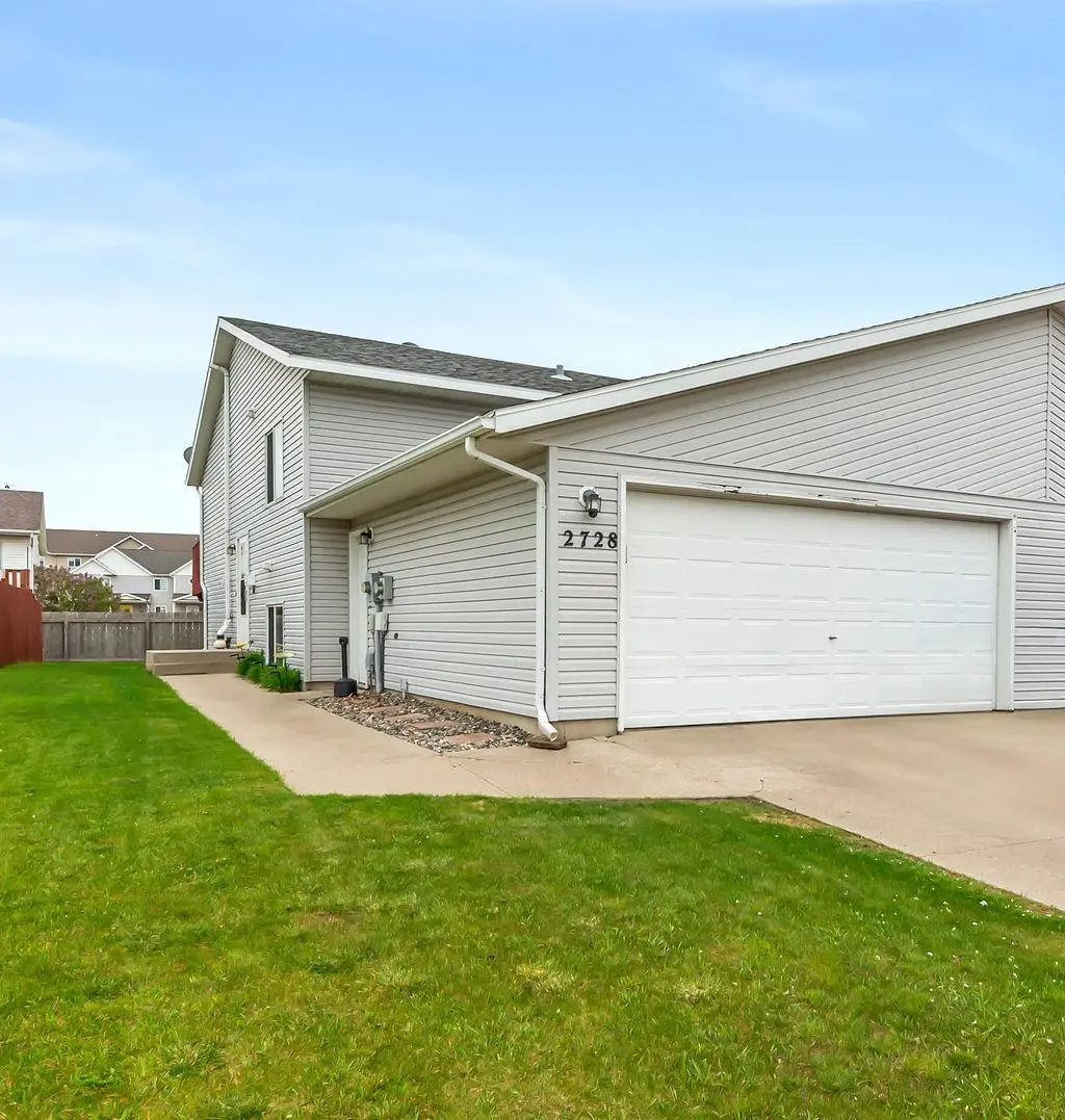 2728 33 1/2 Avenue S, Fargo, ND 58104 - #1