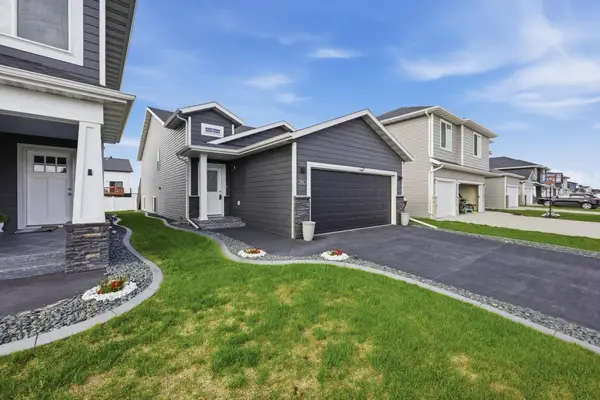 1571 67th Avenue S, Fargo, ND 58104