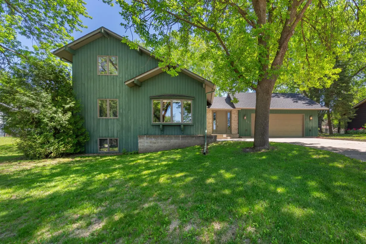 421 10th Avenue Se, Faribault, MN 55021 - #1