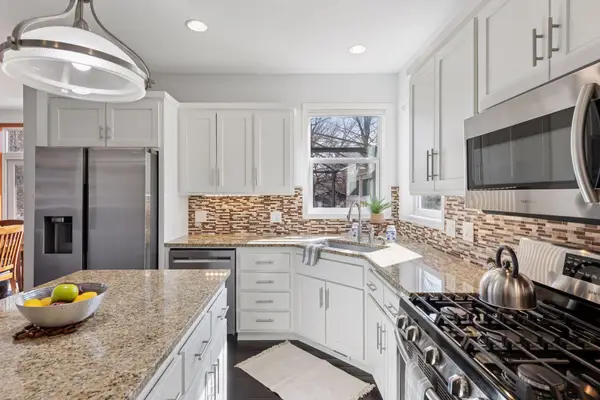 2536 N Saunders Lake Drive, Mound, MN 55364