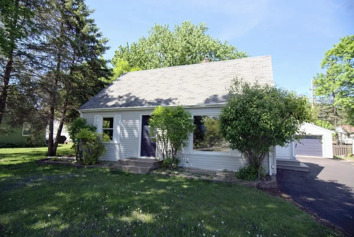 1051 Burke Avenue W, Roseville, MN 55113 - #1