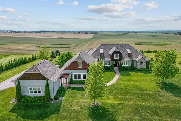 32457 Alexander Court, Northfield, MN 55057