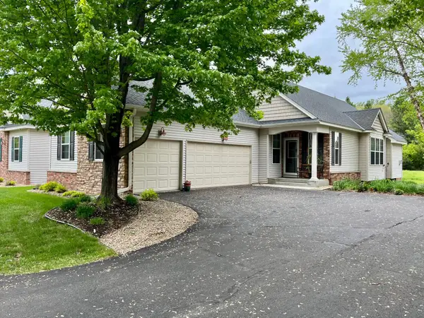 10512 Mississippi Circle N, Minneapolis, MN 55443