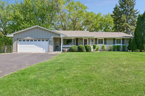 10643 Vessey Road, Bloomington, MN 55437