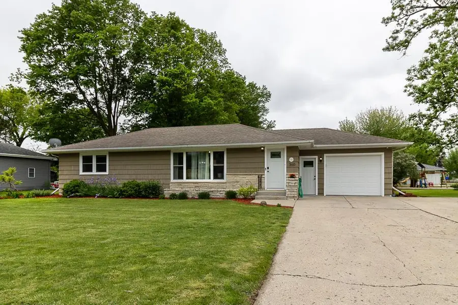 360 N Park Avenue, Le Center, MN 56057 - #2