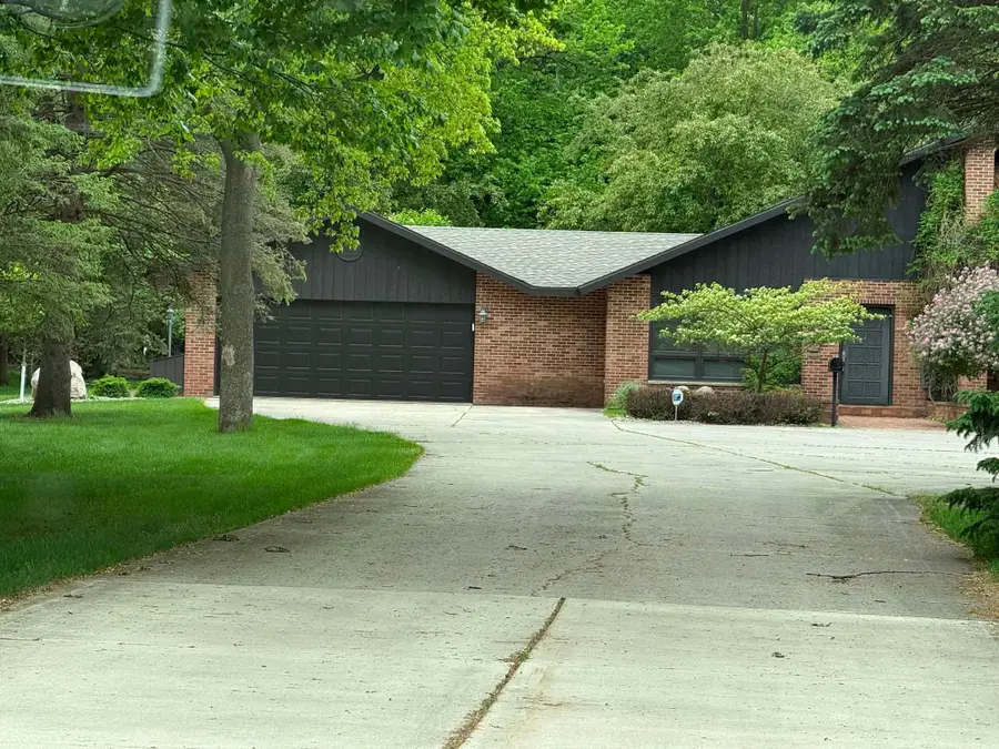 710 Summit Avenue, New Ulm, MN 56073 - #3