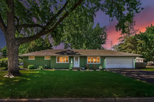 121 E 94 1/2 Street, Bloomington, MN 55420