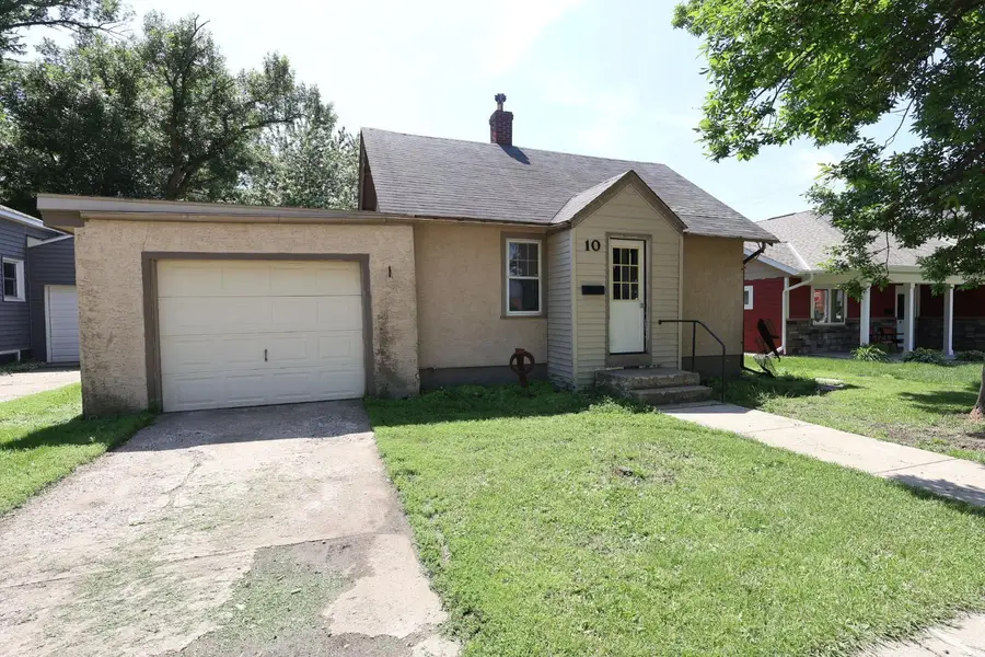 10 E 4th Street, Morris, MN 56267 - #2