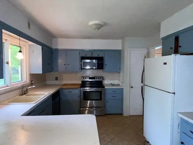 315 Charles Street Sw, Hutchinson, MN 55350 - #3