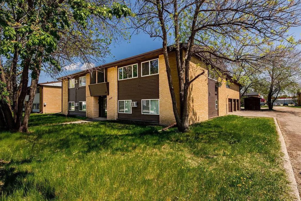 1824 14th Street S, Fargo, ND 58103 - #1
