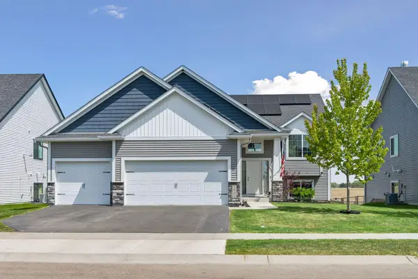 2809 213th St, Farmington, MN 55024
