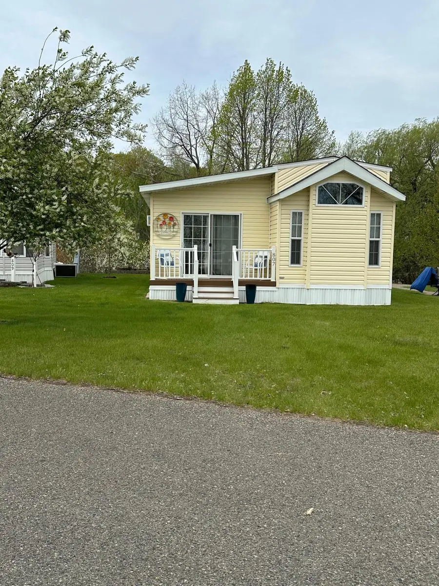 807 Brown St., Detroit Lakes, MN 56501 - #2