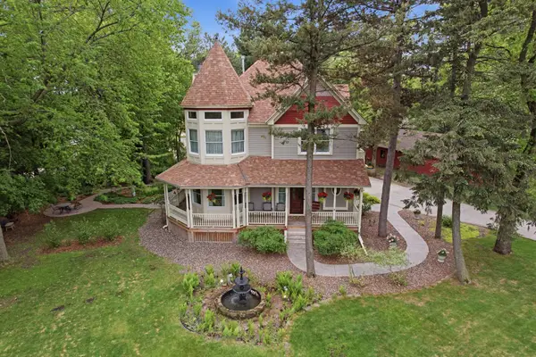2940 Labore Road, Saint Paul, MN 55109