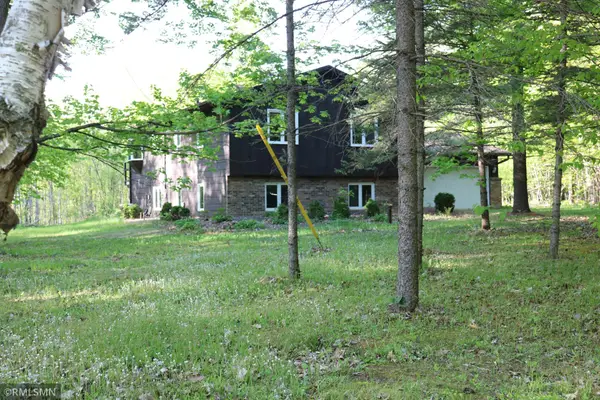 5663 W Birchview Road, Grasston, MN 55030