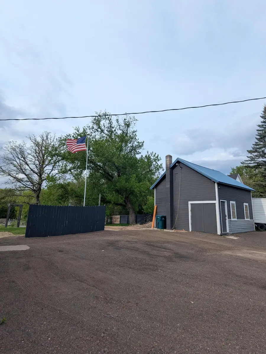 914 NE 2nd Avenue Ne, Long Prairie, MN 56347 - #3