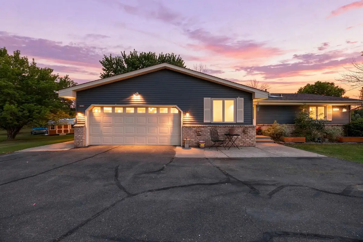 29242 Lily Street Nw, Isanti, MN 55040 - #1