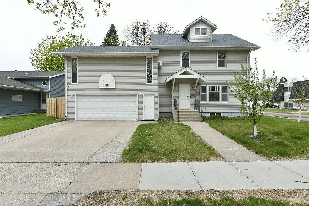 1533 16th Street S, Fargo, ND 58103 - #1