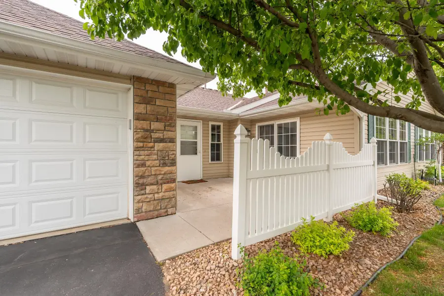 818 Roundhouse Street, Shakopee, MN 55379 - #2