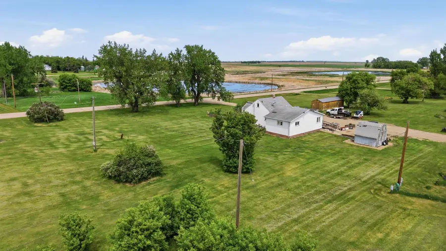 204 East St S, Vivian, ND 58069 - #3