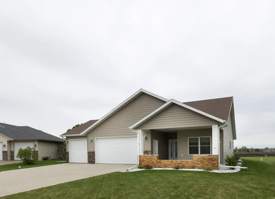 647 43 1/2 Avenue S, Moorhead, MN 56560 - #2