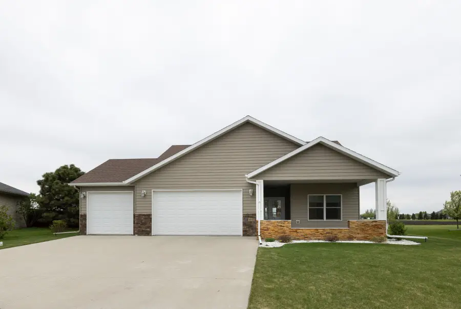 647 43 1/2 Avenue S, Moorhead, MN 56560 - #3