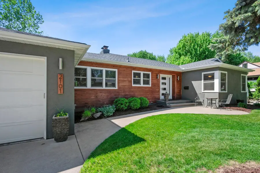 2101 Regent Avenue N, Minneapolis, MN 55422 - #2