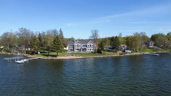 298 Shorewood Drive, Detroit Lakes, MN 56501