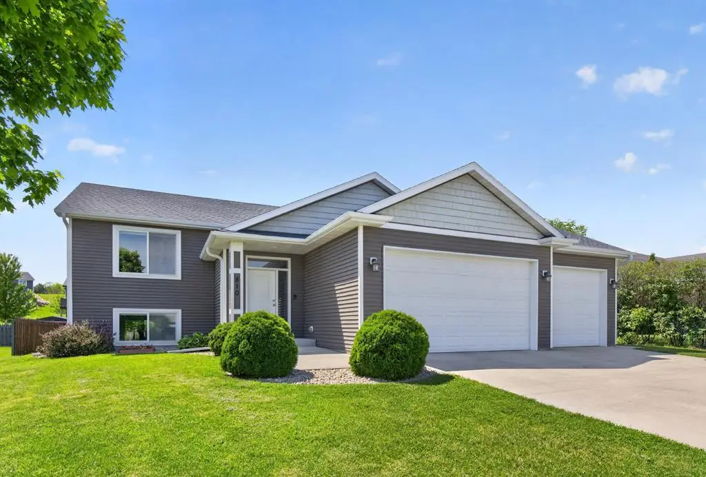 810 8th Avenue Sw, Pine Island, MN 55963 - #1
