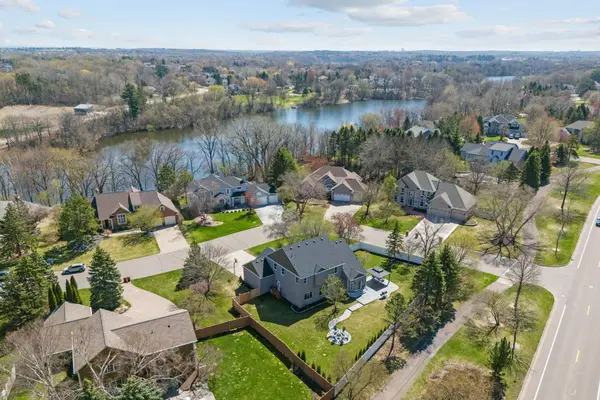 9154 Edinburgh Lane, Woodbury, MN 55125