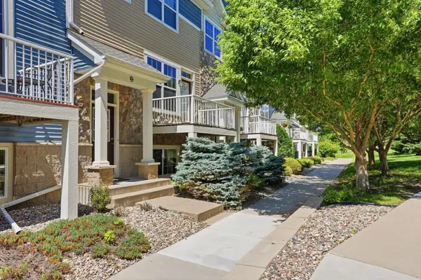 1842 Colonial Lane #2, Chanhassen, MN 55317