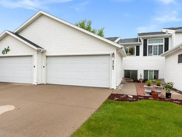 4765 10th Avenue S, Fargo, ND 58103
