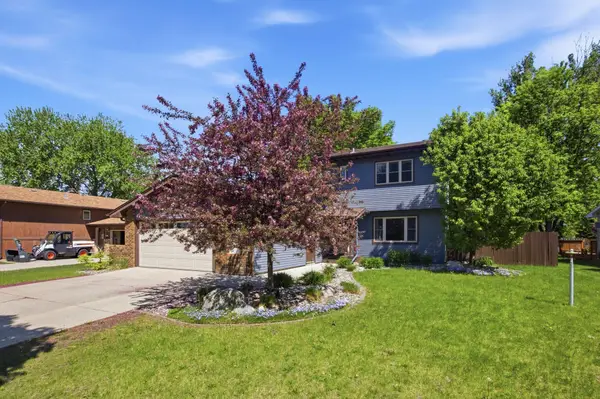 2401 S Flickertail Drive S, Fargo, ND 58103