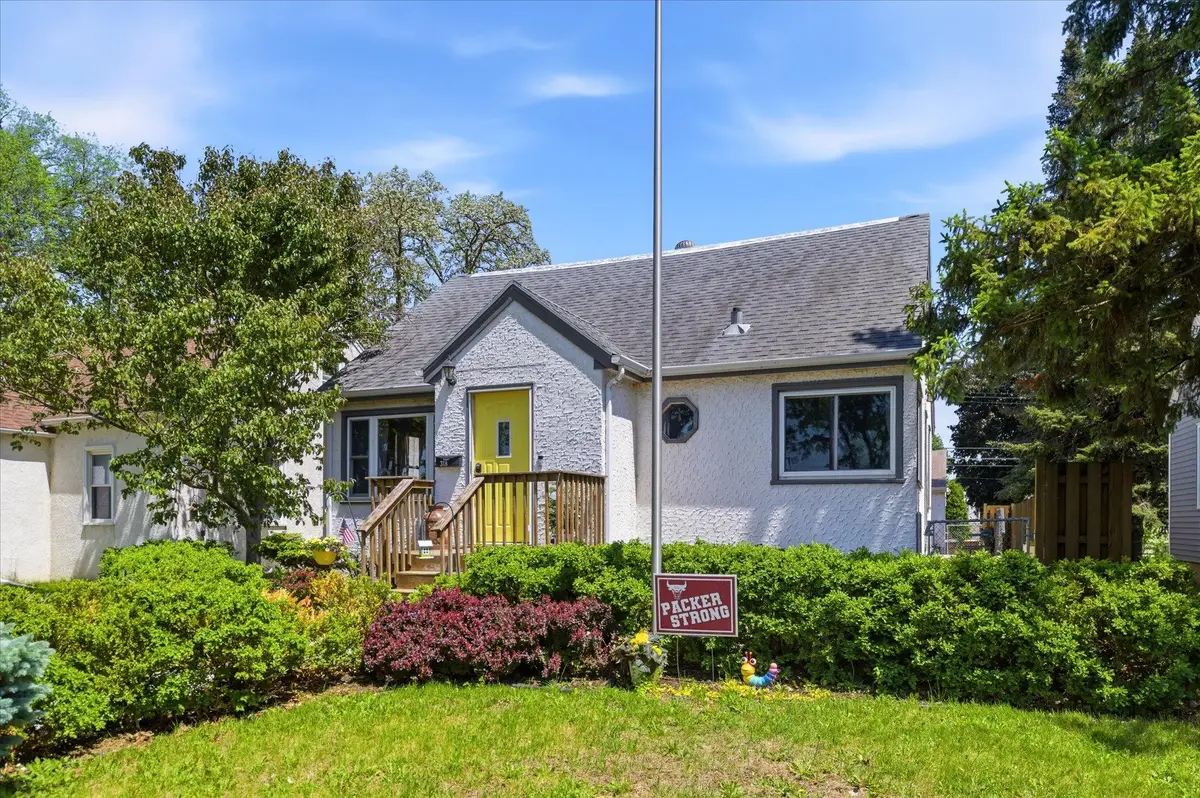 318 13th Avenue N, South Saint Paul, MN 55075 - #1