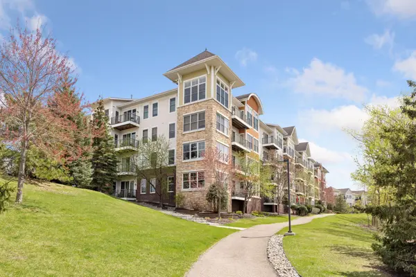 3110 N Chestnut Street #211, Chaska, MN 55318