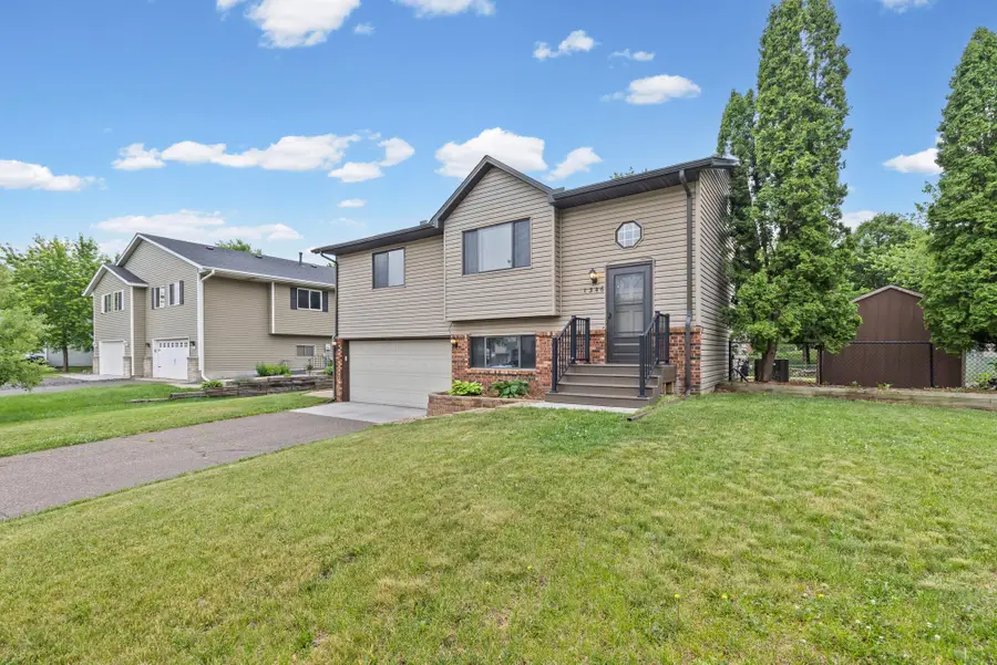 1346 Cope Avenue E, Saint Paul, MN 55109 - #2