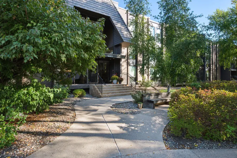 6085 Lincoln Drive #214, Edina, MN 55436 - #2