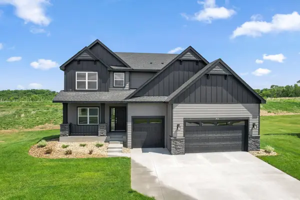 911 Milborne Lane Nw, Rochester, MN 55901
