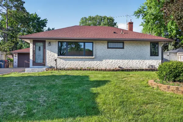1502 Sherren Avenue E, Saint Paul, MN 55109