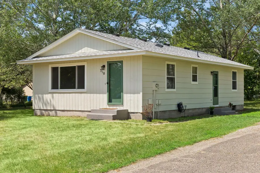 310 18th Avenue Se, Cambridge, MN 55008 - #2