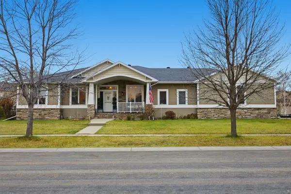 3847 43rd Avenue S, Moorhead, MN 56560