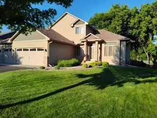 9918 Kiwi Avenue N, Minneapolis, MN 55443