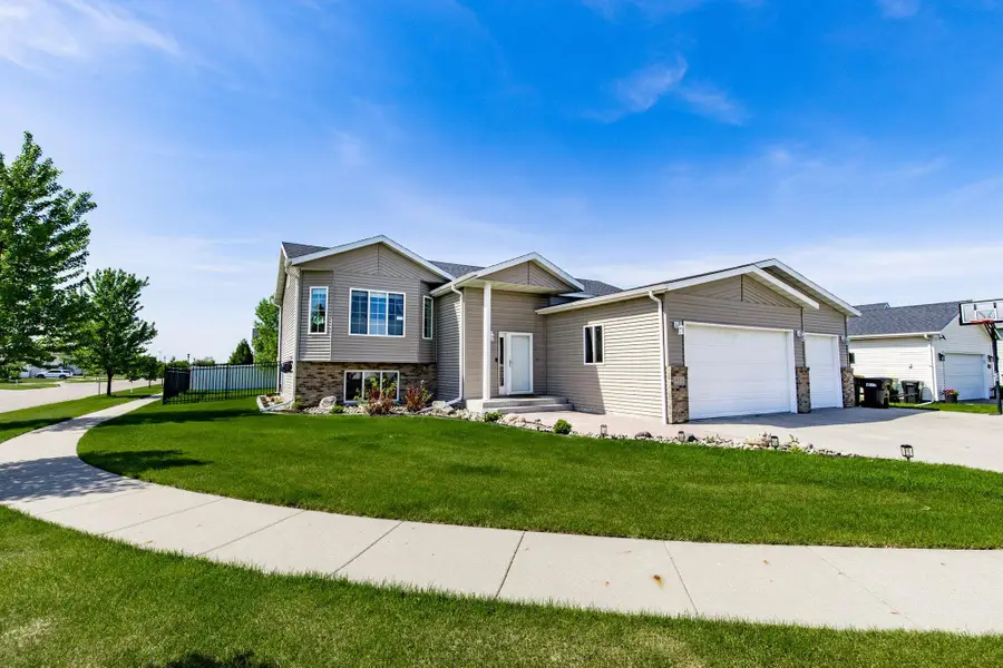 933 Westport Parkway, West Fargo, ND 58078 - #3