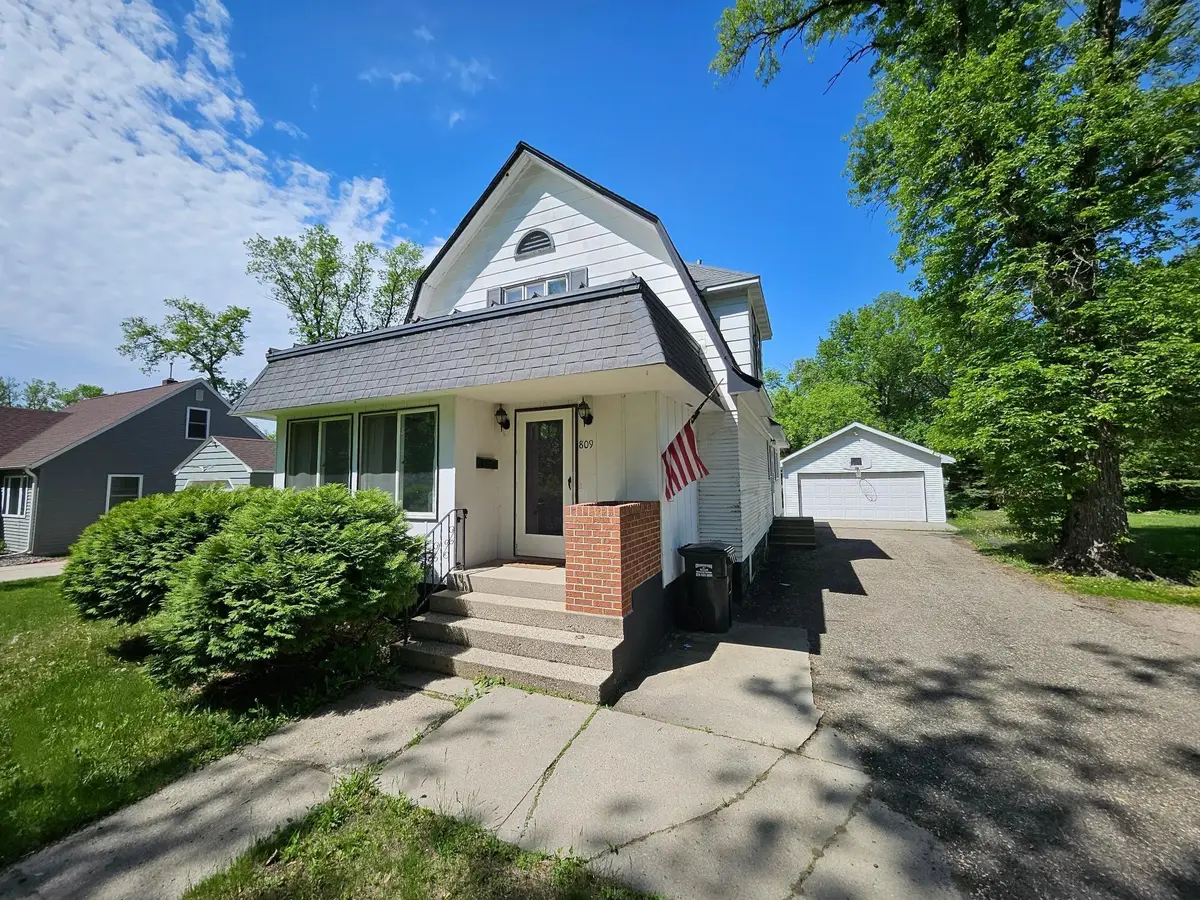 809 Park Avenue, Morris, MN 56267 - #1