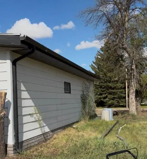 716 5th Avenue E, New England, ND 58647 - #3
