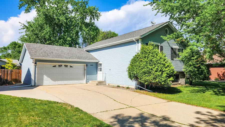 1919 27th Avenue S, Fargo, ND 58103 - #2