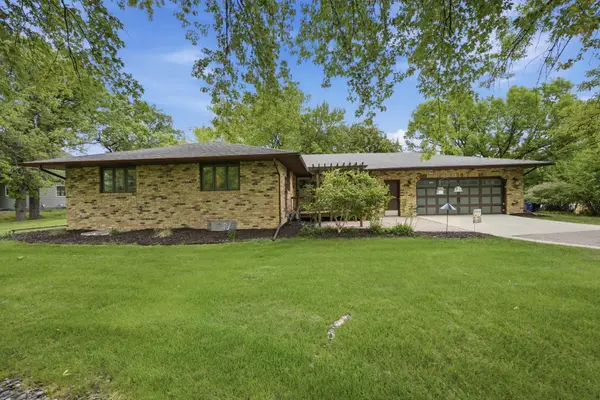 3514 Riverview Circle, Moorhead, MN 56560
