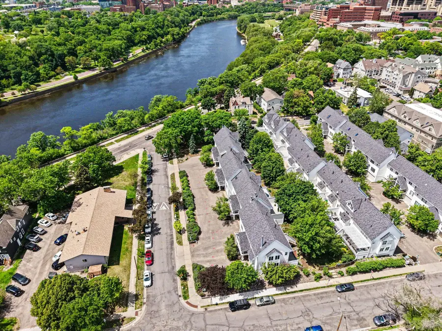 921 Dartmouth Avenue Se, Minneapolis, MN 55414 - #2