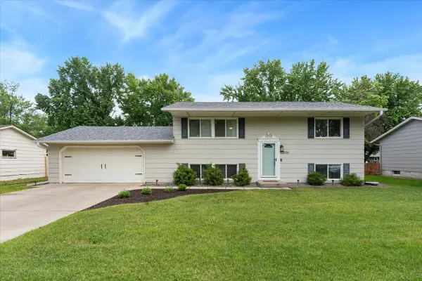 10250 99th Avenue N, Maple Grove, MN 55369